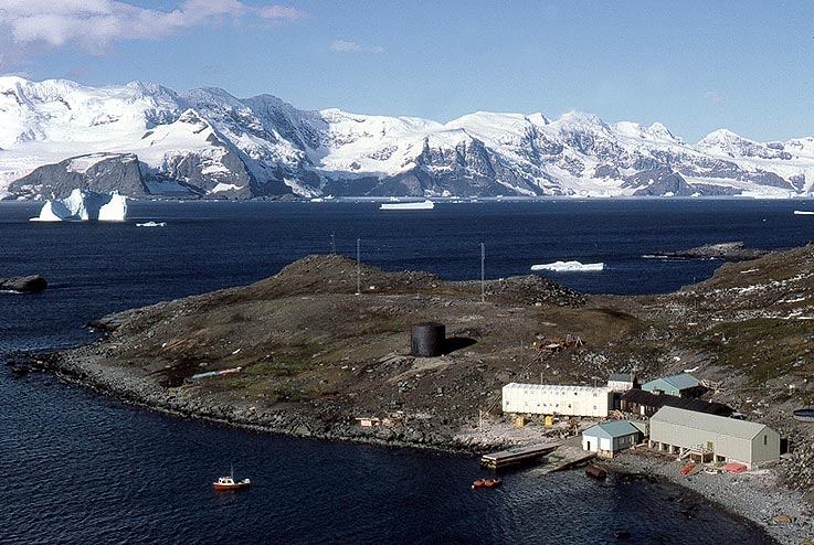 Cool Antarctica, Signy base in