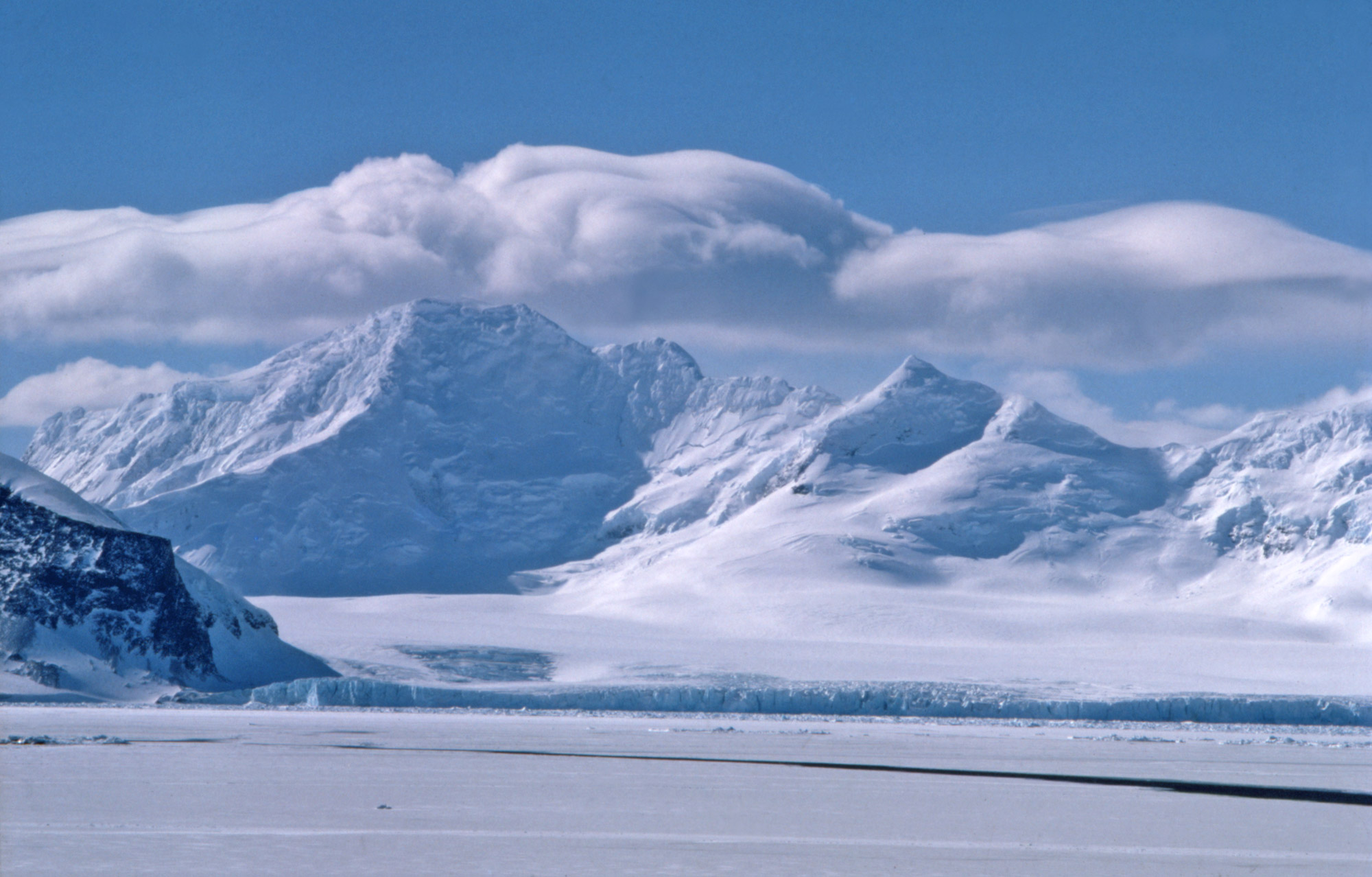 Antarctica mountains 3