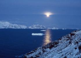 Moon Rise Antarctica Postcards (Package of 8)
