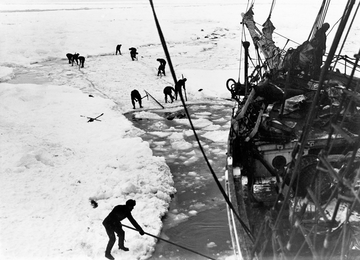 Robe aborre Jeg tror, ​​jeg er syg Shackleton - Ernest Shackleton and the Endurance expedition, into the pack  ice, trapped and crushed