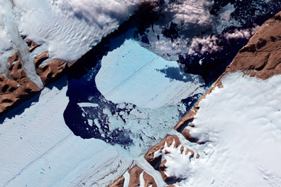 Petermann Glacier, Greenland sheds a huge iceberg