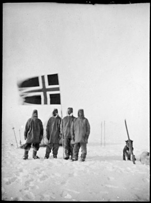 Roald Amundsen and his dog team at the South Pole