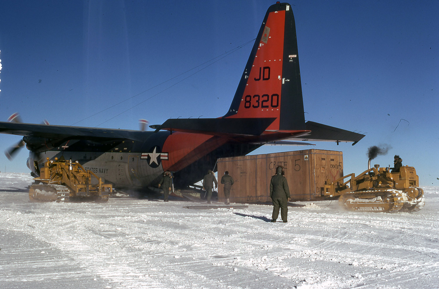 Antarctica Aircraft - Hauling  Stuff to South Pole