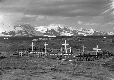 Borge Bay whalers' cemetery looking N.W.