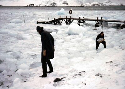 Collecting glacier ice for fresh water