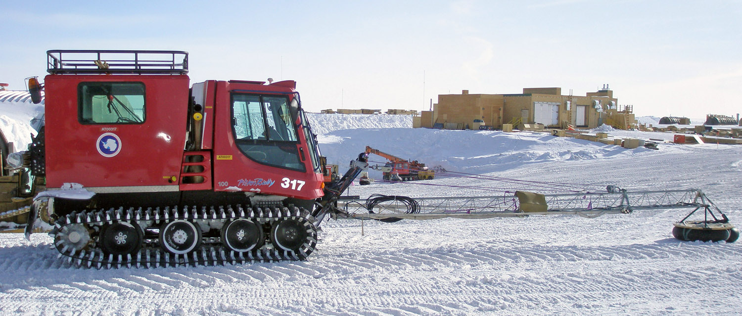 Vehicles and equipment of the South Pole Traverse - 11 - Pisten Bully