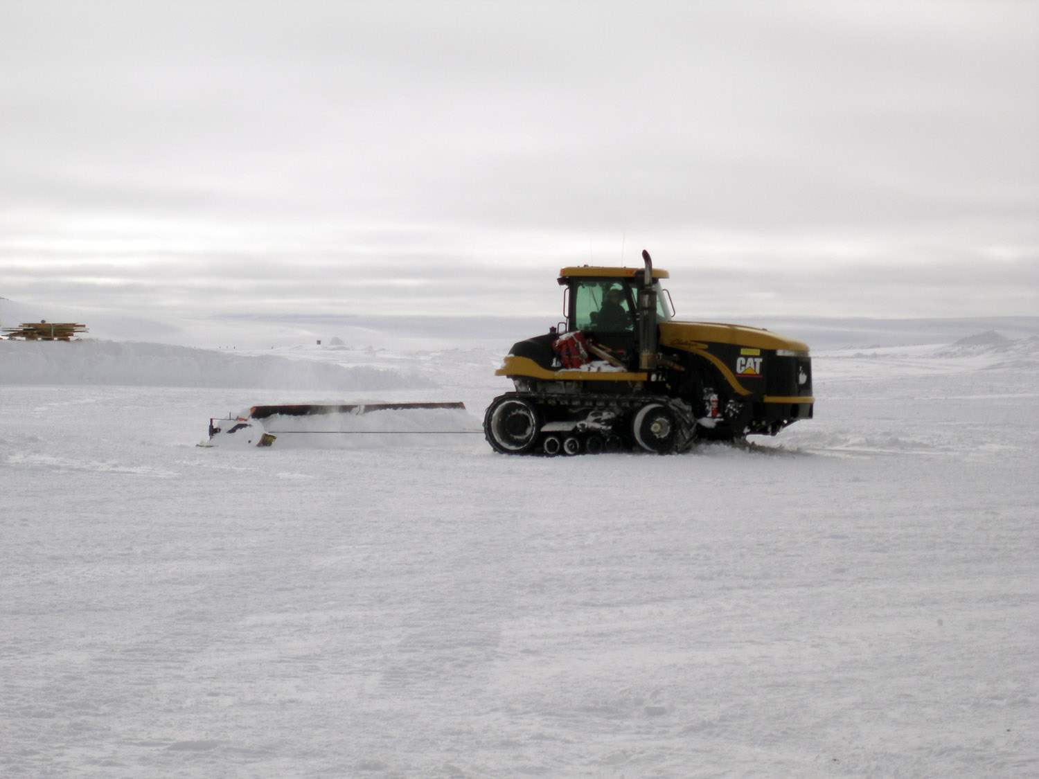 Vehicles - Smoothing the Snow at the South Pole