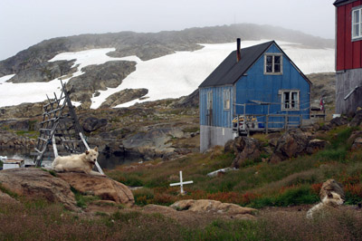 Kulusuk - House and Grave - East Greenland<br />