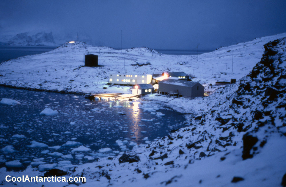 Thumbnails - Signy Island Antarctica base dusk - Free use pictures of Antarctica
