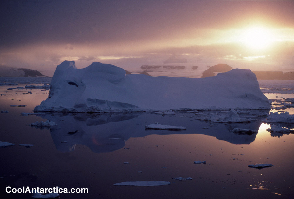 Thumbnails - Iceberg scape1 - Free use pictures of Antarctica